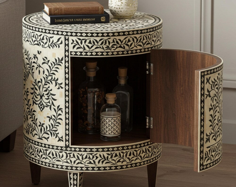 طاولة جانبية رائعة مصنوعة يدويًا من عظام مطعّمة